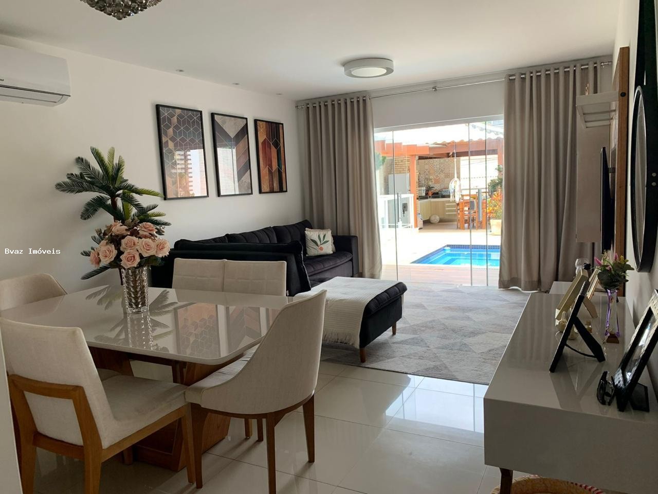 Casa, 4 quartos, 186 m² - Foto 1